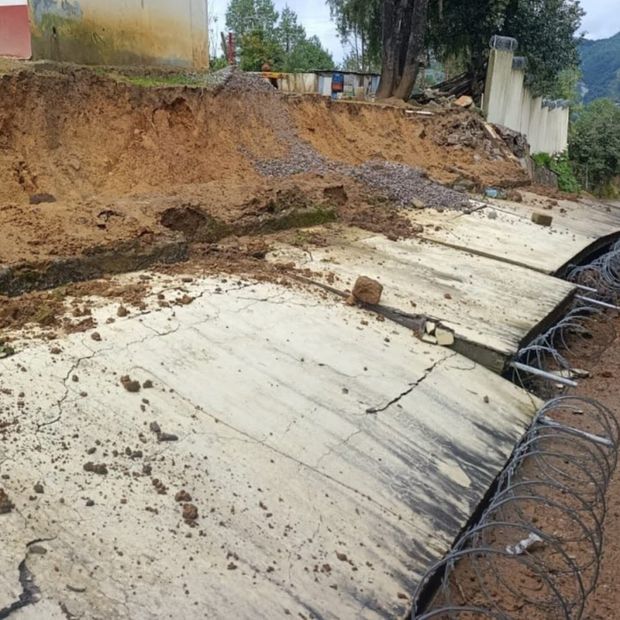 Lluvias Barda Perimetral Colapsada Telesecundaria Ignacio Zaragoza Ajalpan Puebla