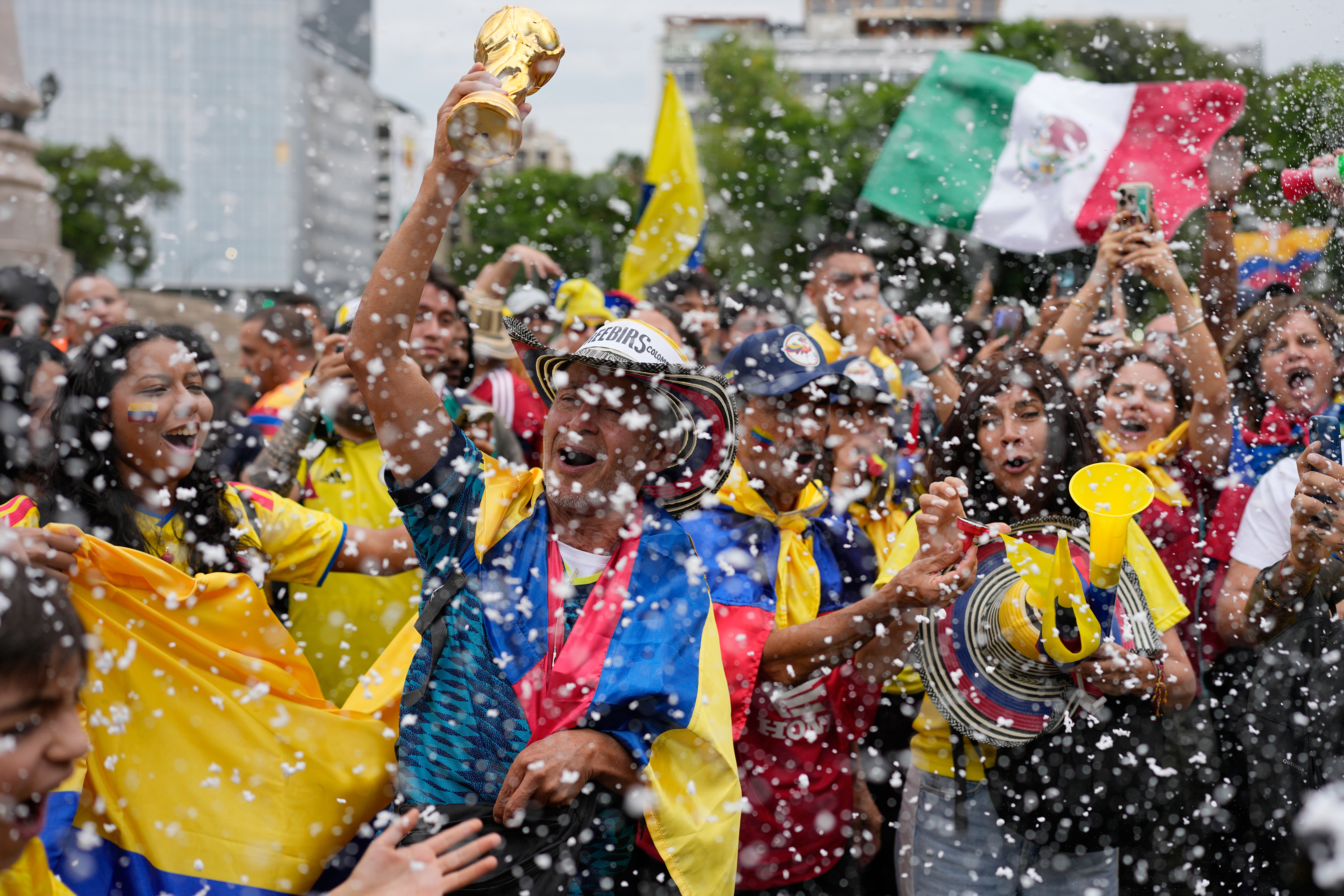 Seguidores de Colombia en calles de la CDMX el 16 de junio 2026.