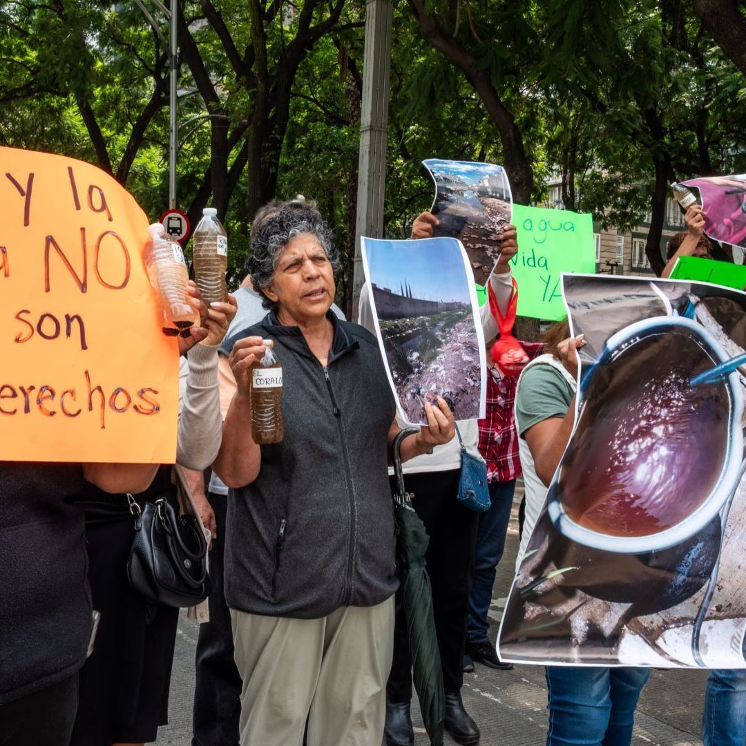 Protesta en el Ángel de la Independencia.