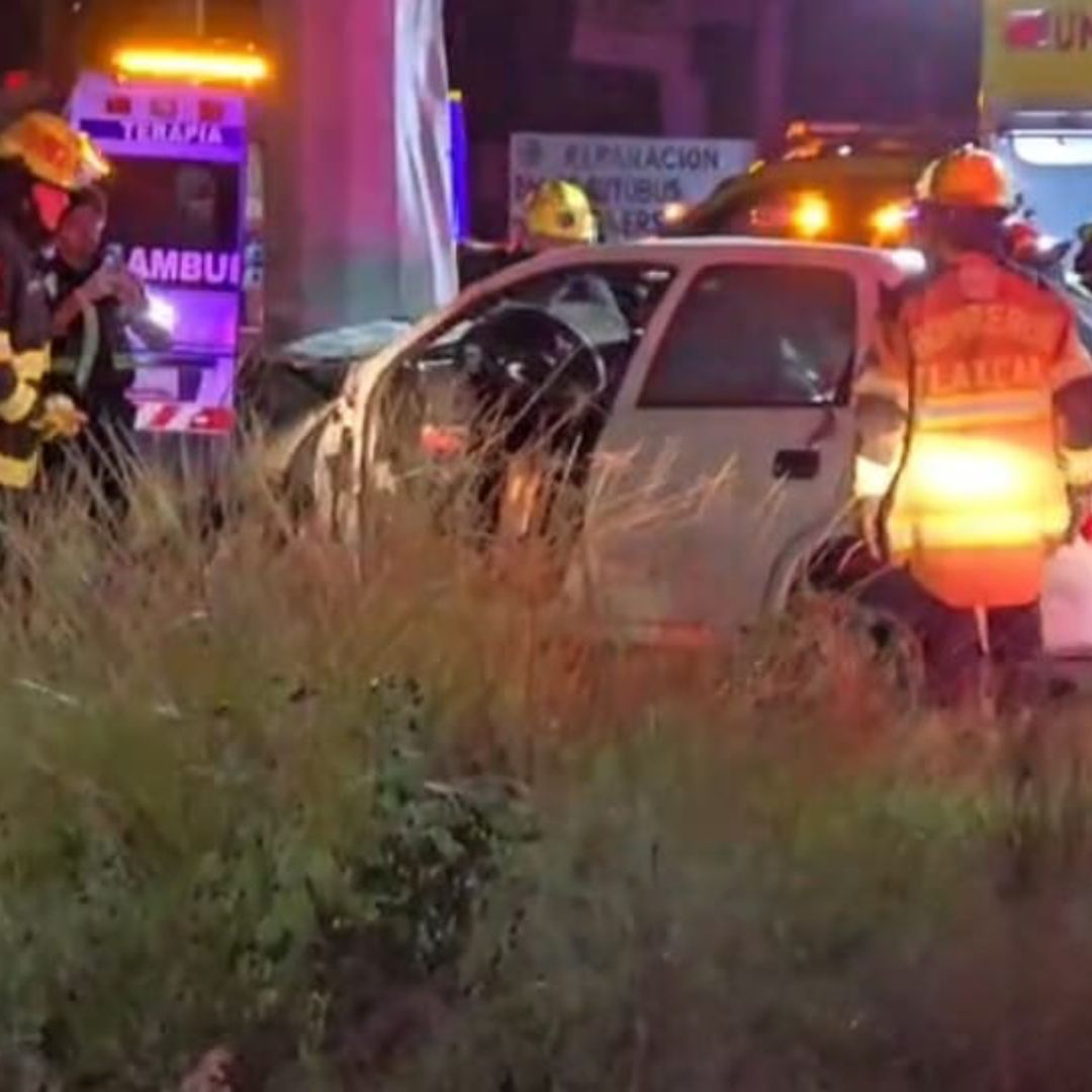 Conductor Muerto Choque Accidente Automóvil Poste Vía Corta Chiautempan Apizaco Tlaxcala