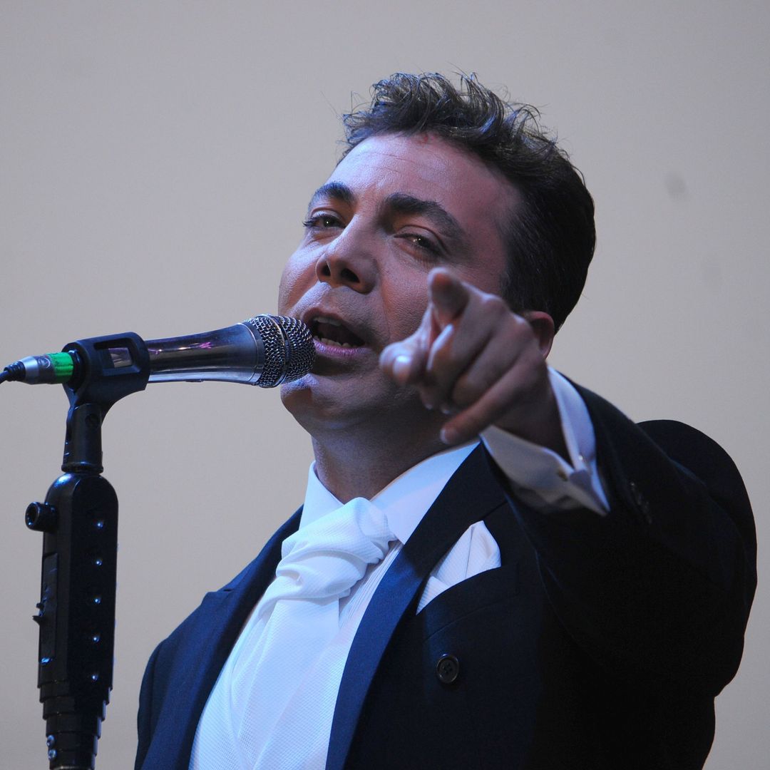 cristian-castro-termina-prepa-unam-edad-51-años