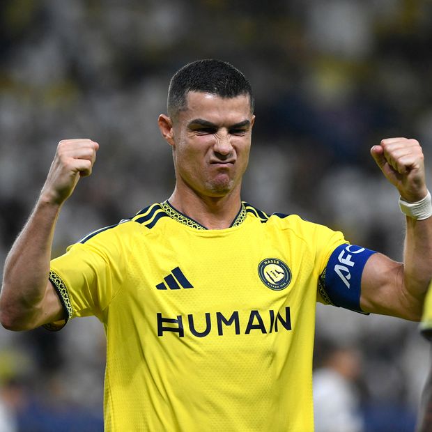 Cristiano Ronaldo realiza expresión con puños levantados