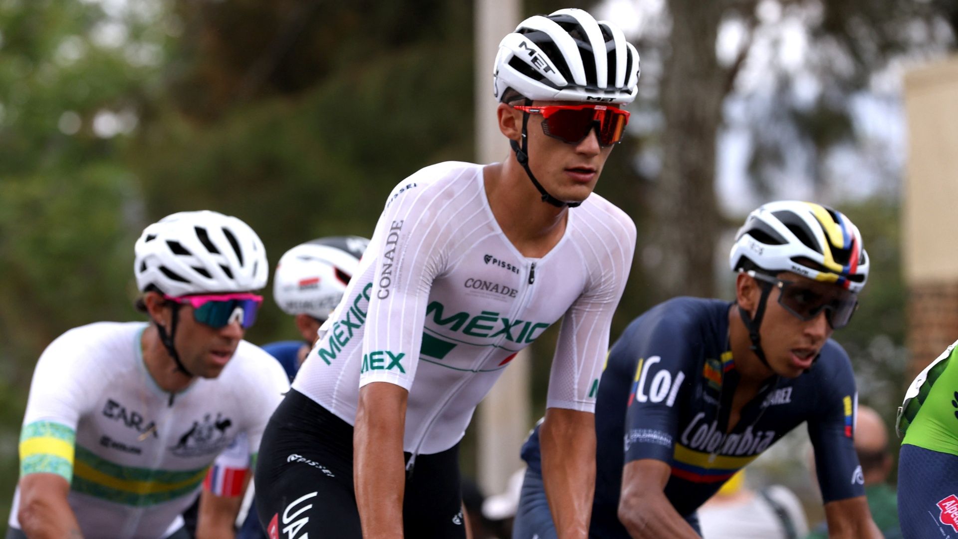 Cuándo y a qué hora compite Isaac del Toro en el Tour Auvergne Rhone Alpes 2026 días de carreras
