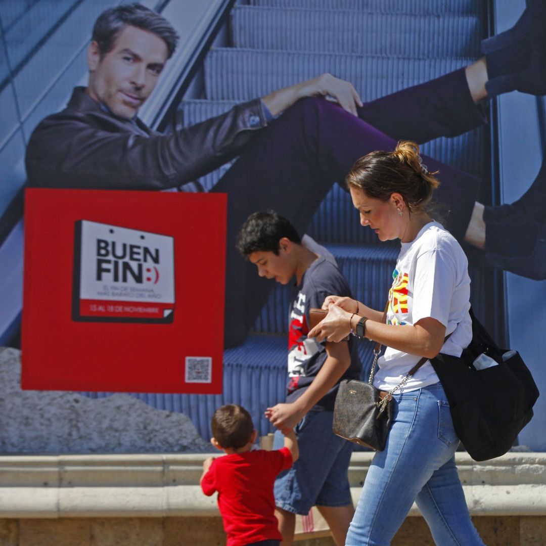 Familia de compras durante ofertas por El Buen Fin 2026