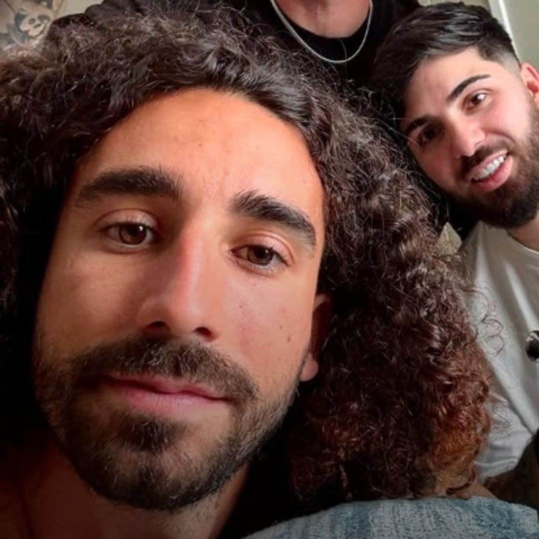 Marc Cucurella Cumple Promesa y se Tatúa a DT de España tras Ganar Mundial 2026