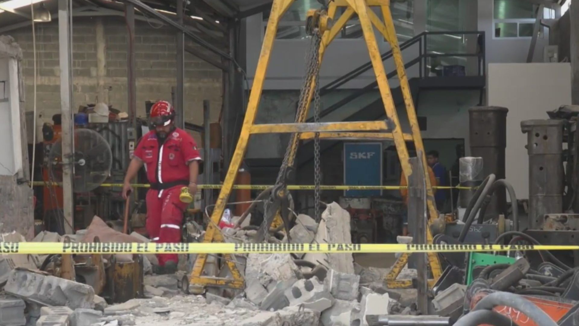 Derrumbe en bodega en Colonia Industrial en Monterrey