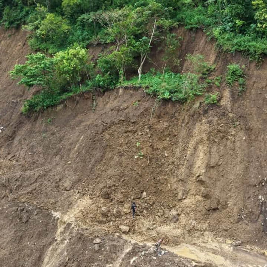 Derrumbe por Lluvias Provocan Cierre de Caminos y Carreteras en Ilamatlán, Veracruz