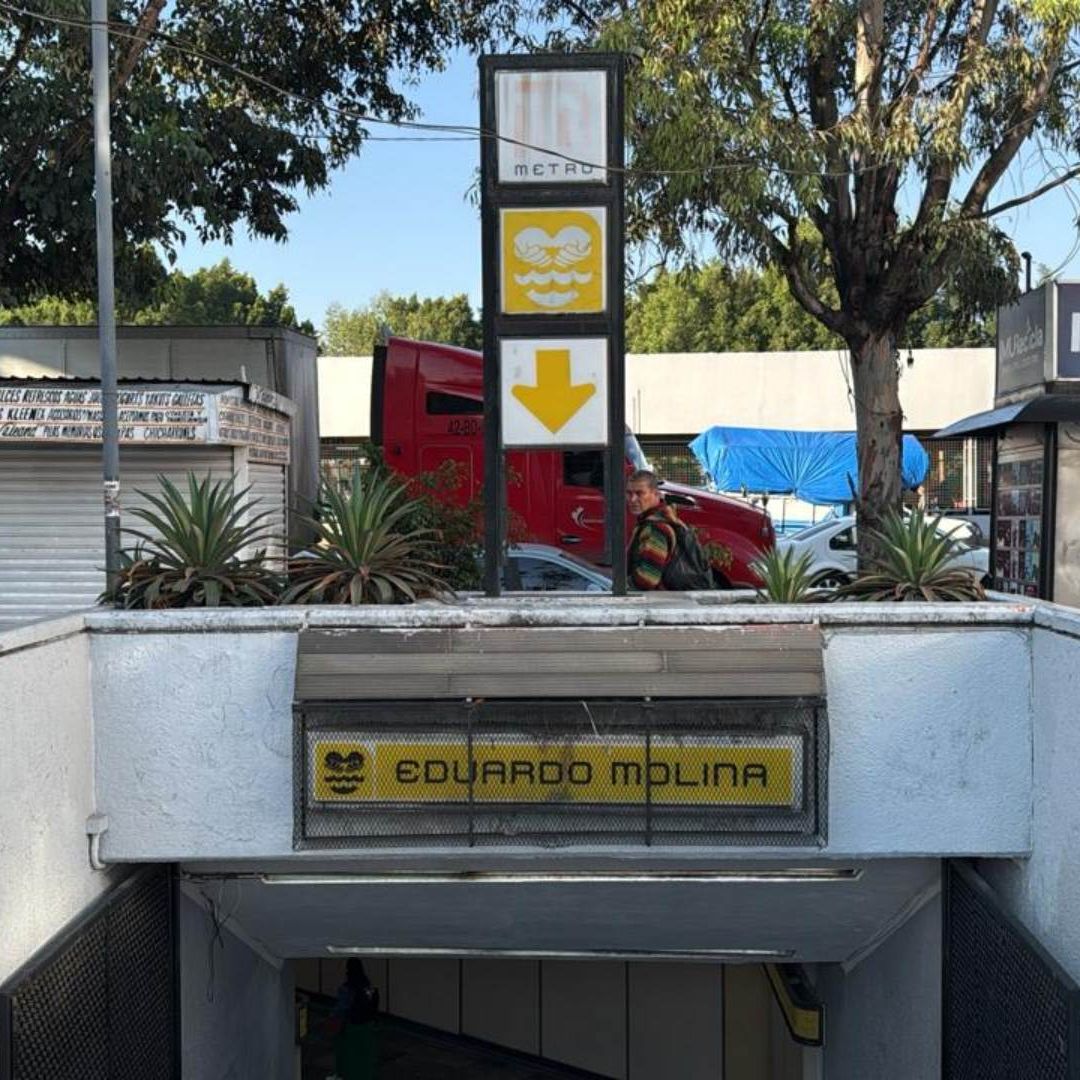 Estación Eduardo Molina, donde fueron desalojados los pasajeros de la Línea 5 del Metro.