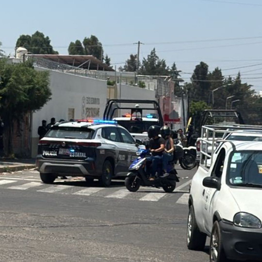 Detención de dos hombres tras balacera en el Mercado Morelos de Puebla
