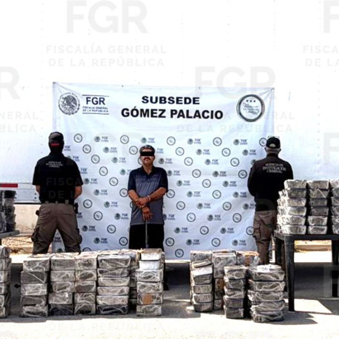 Manuel "N", quien conducía el tractocamión quedó detenido