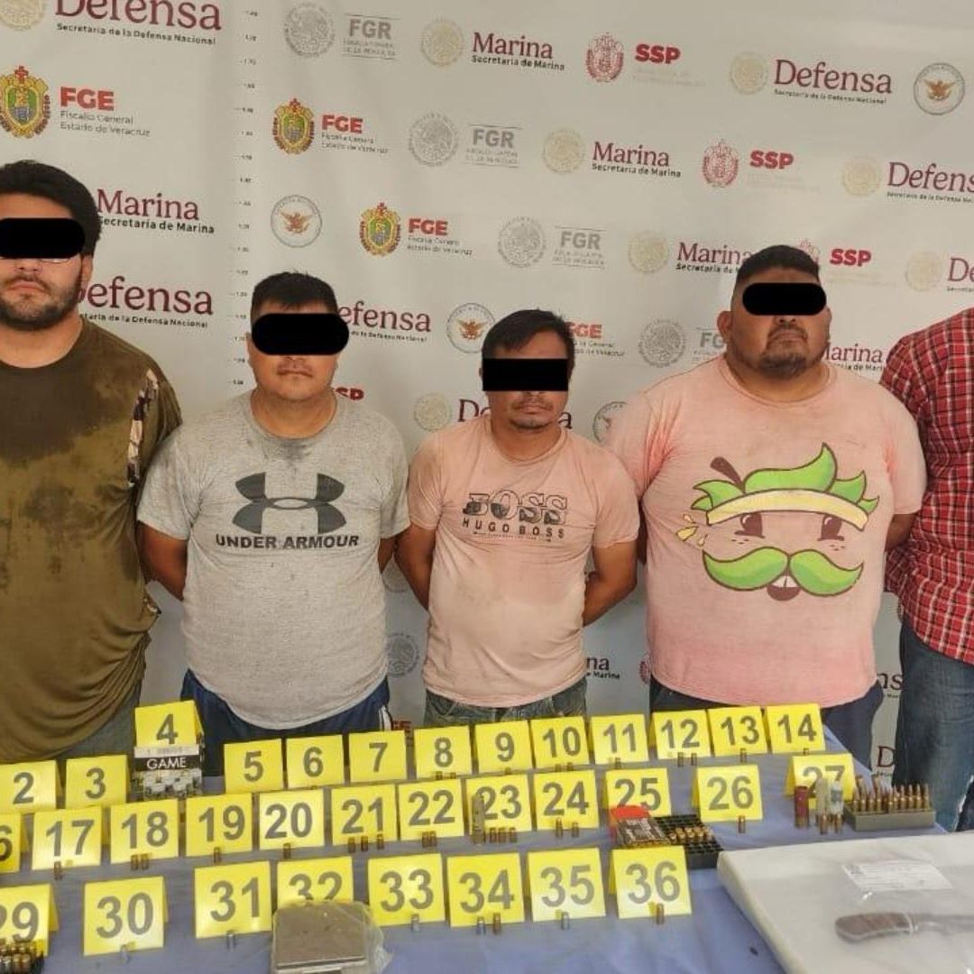 Detenidos tras cateo en presunto punto de venta de droga en el sur de Veracruz