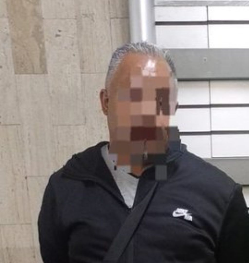 El sujeto pidió disculpas y luego intentó escapar. Foto: X @AdrianRubalcava