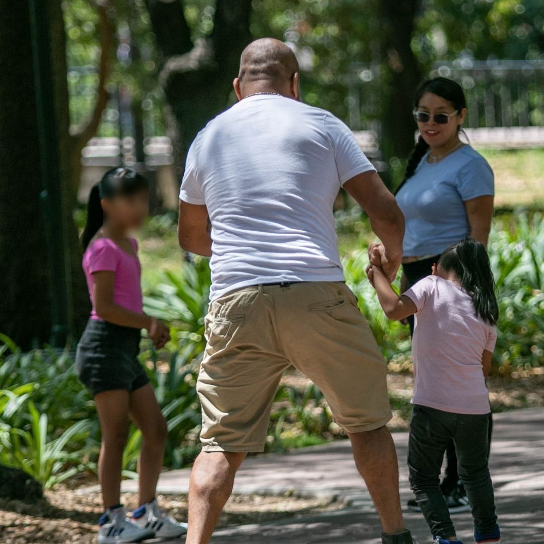 Familia celebrando el Día del Padre