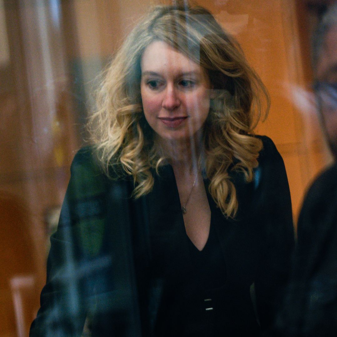 documental-secreto-elizabeth-holmes-a24-you-can-see-everything-estreno-2026