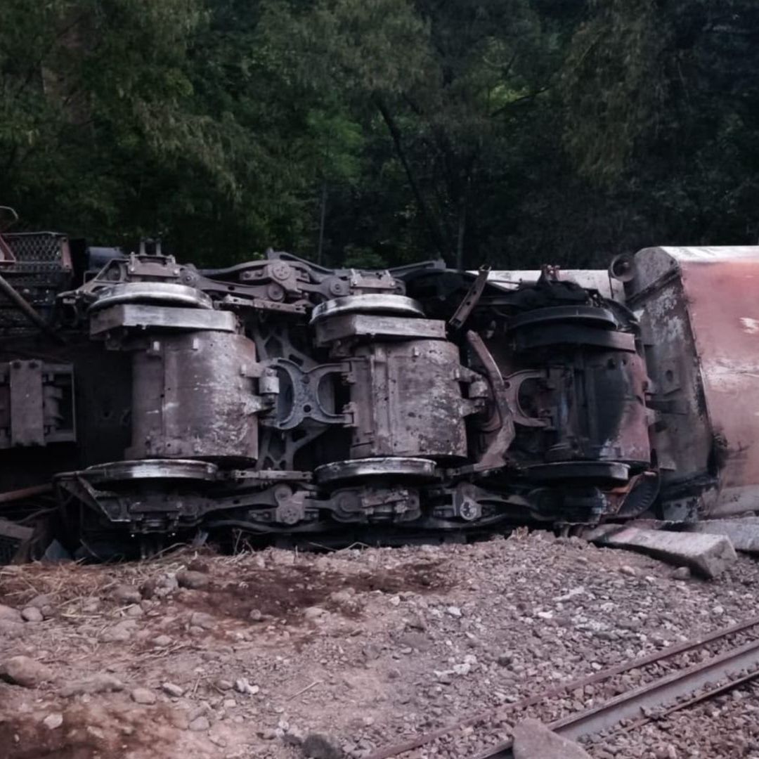 Tren se descarrila y deja saldo de dos elementos fallecidos.