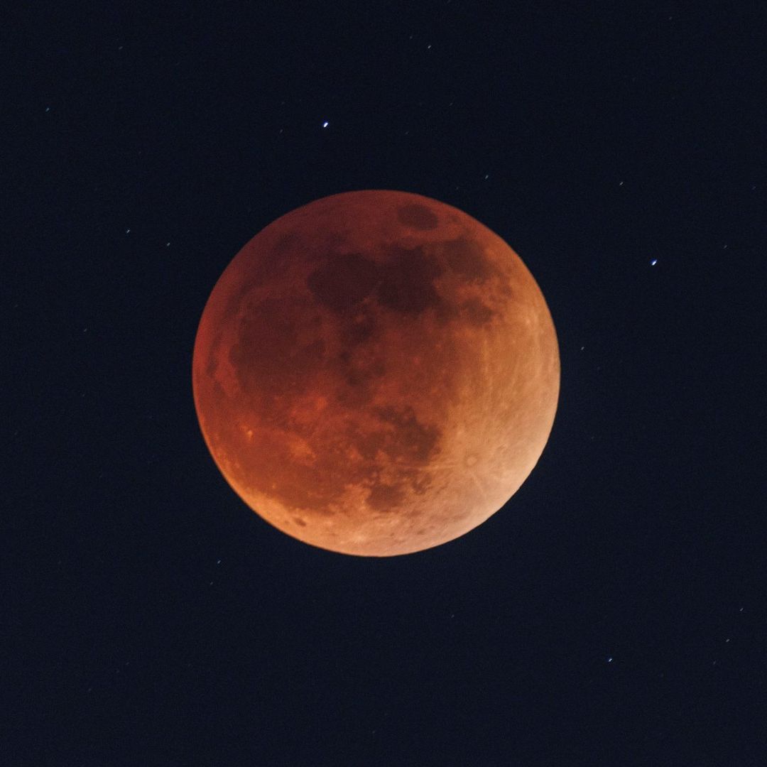 Eclipse Lunar Agosto 2026. A qué hora inicia y con qué fenómeno coincide