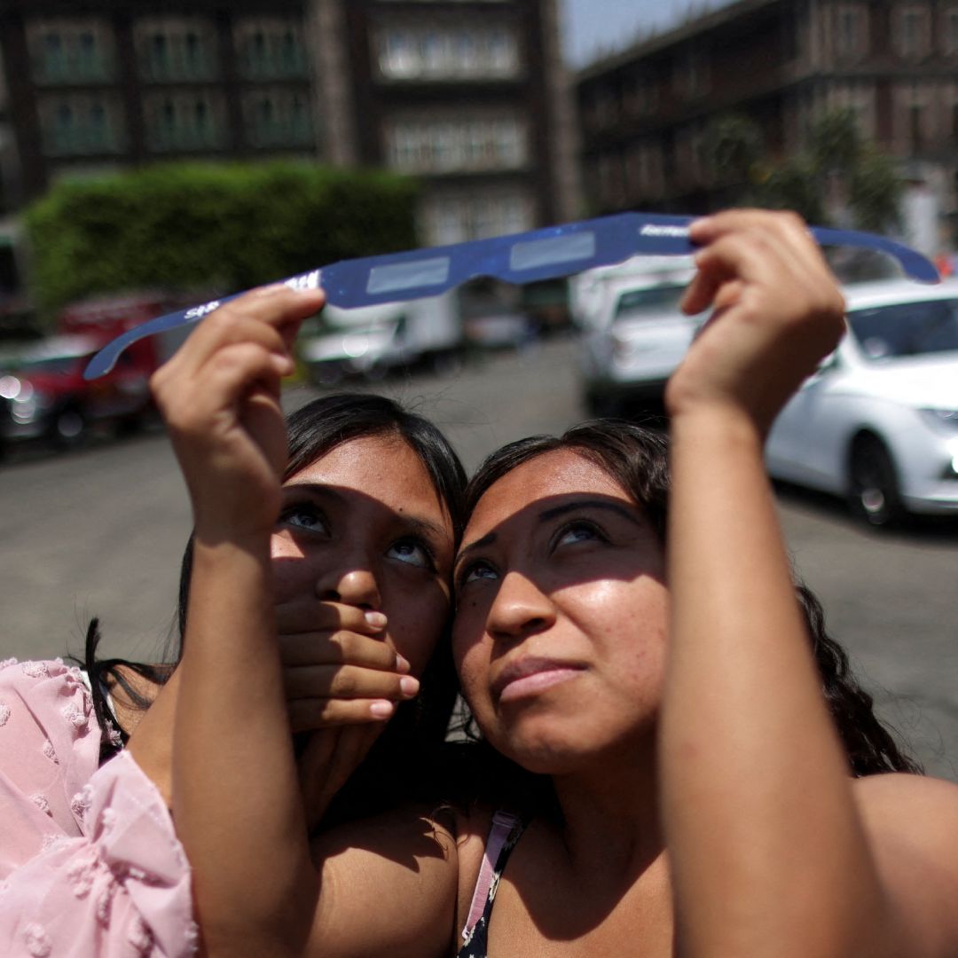 "Eclipse Solar del 12 de Agosto: ¿Qué Pasa si lo Ves Directamente? "