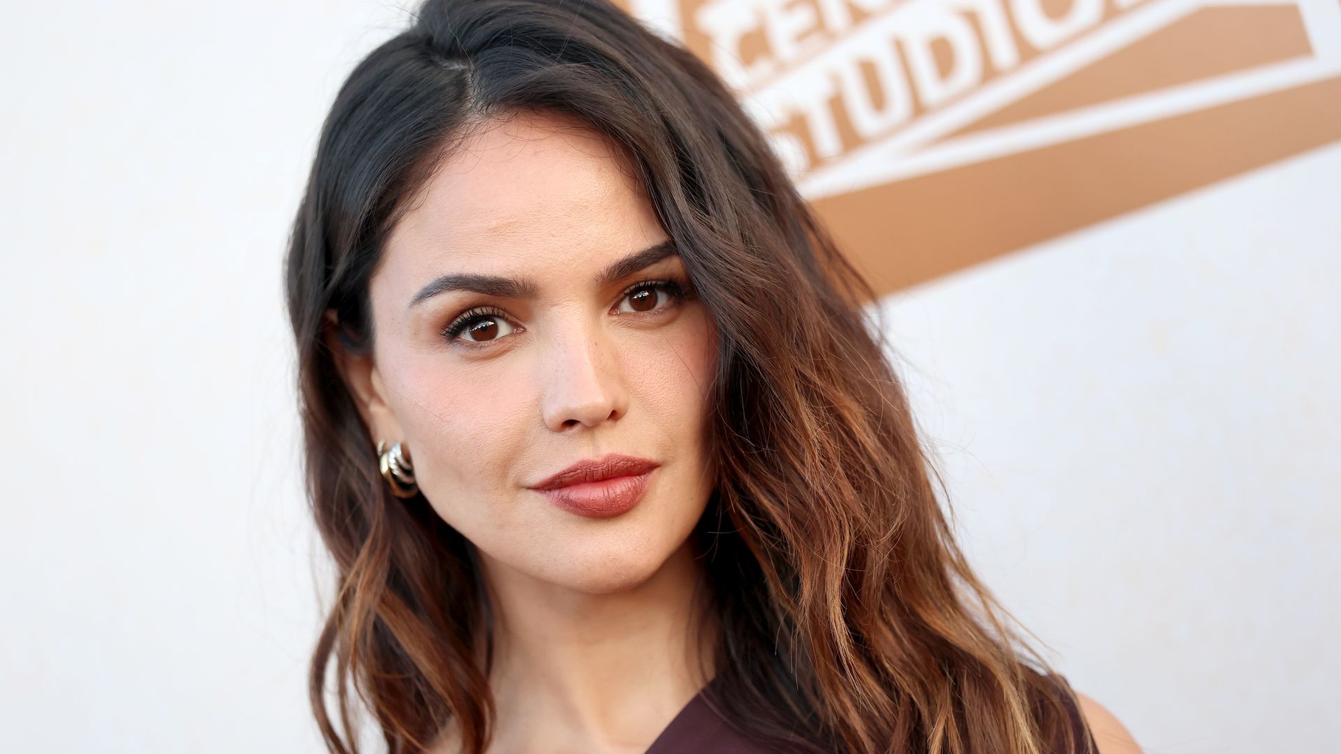 eiza-gonzalez-radical-cambio-look-nueva-pelicula-asi-luce-ahora