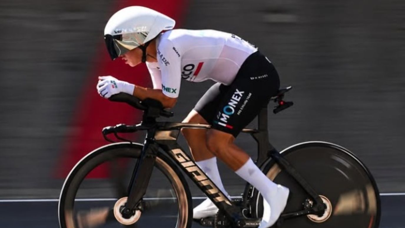 ¿Quién es Emilio Rodríguez, el Compañero Mexicano del Ciclista Isaac del Toro?