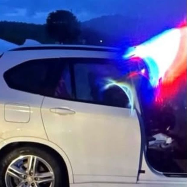 Aseguraron una camioneta con uniformes y placas falsas de Oaxaca.