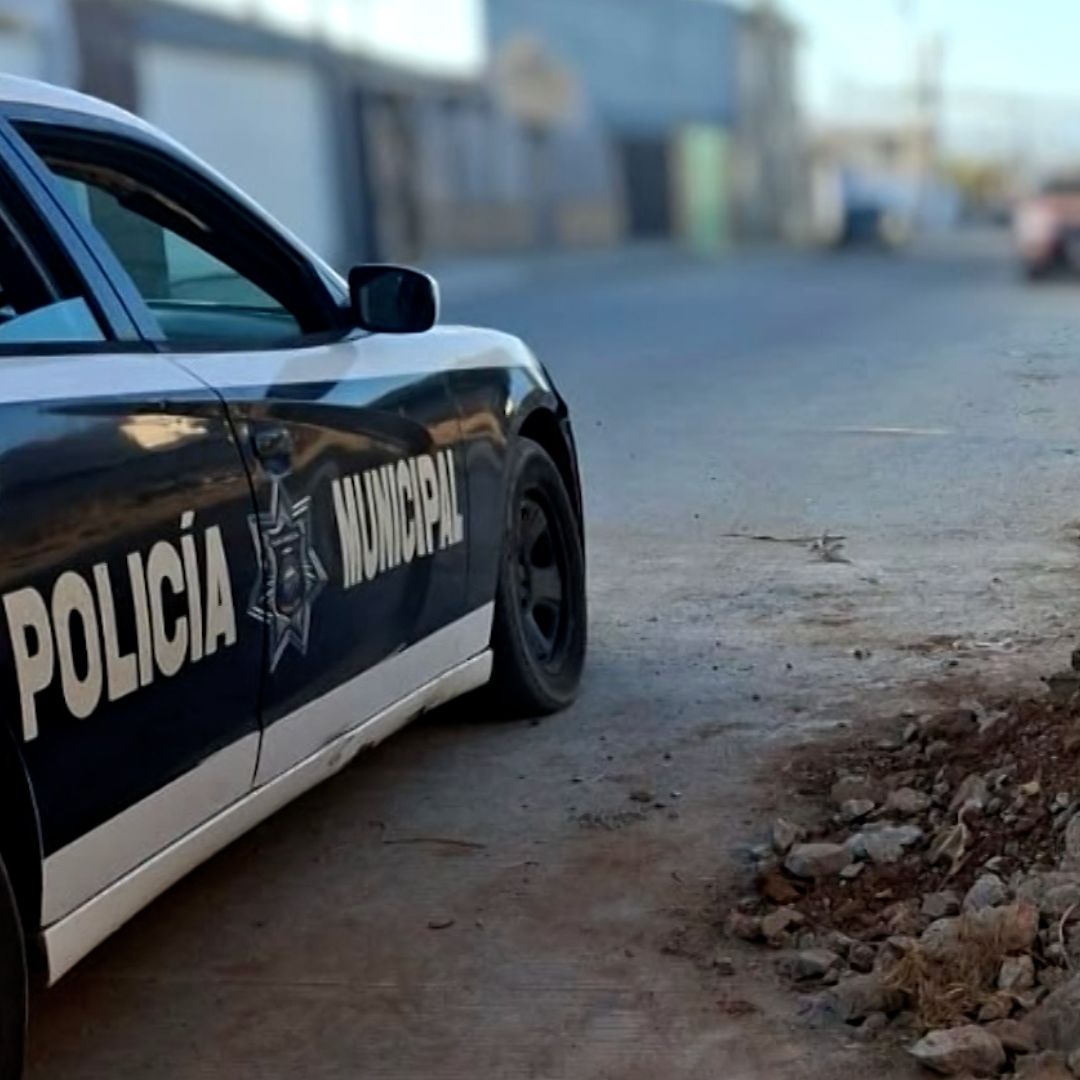 Detienen a Hombre por Arrojar Desechos en Vía Pública en Ensenada, BC