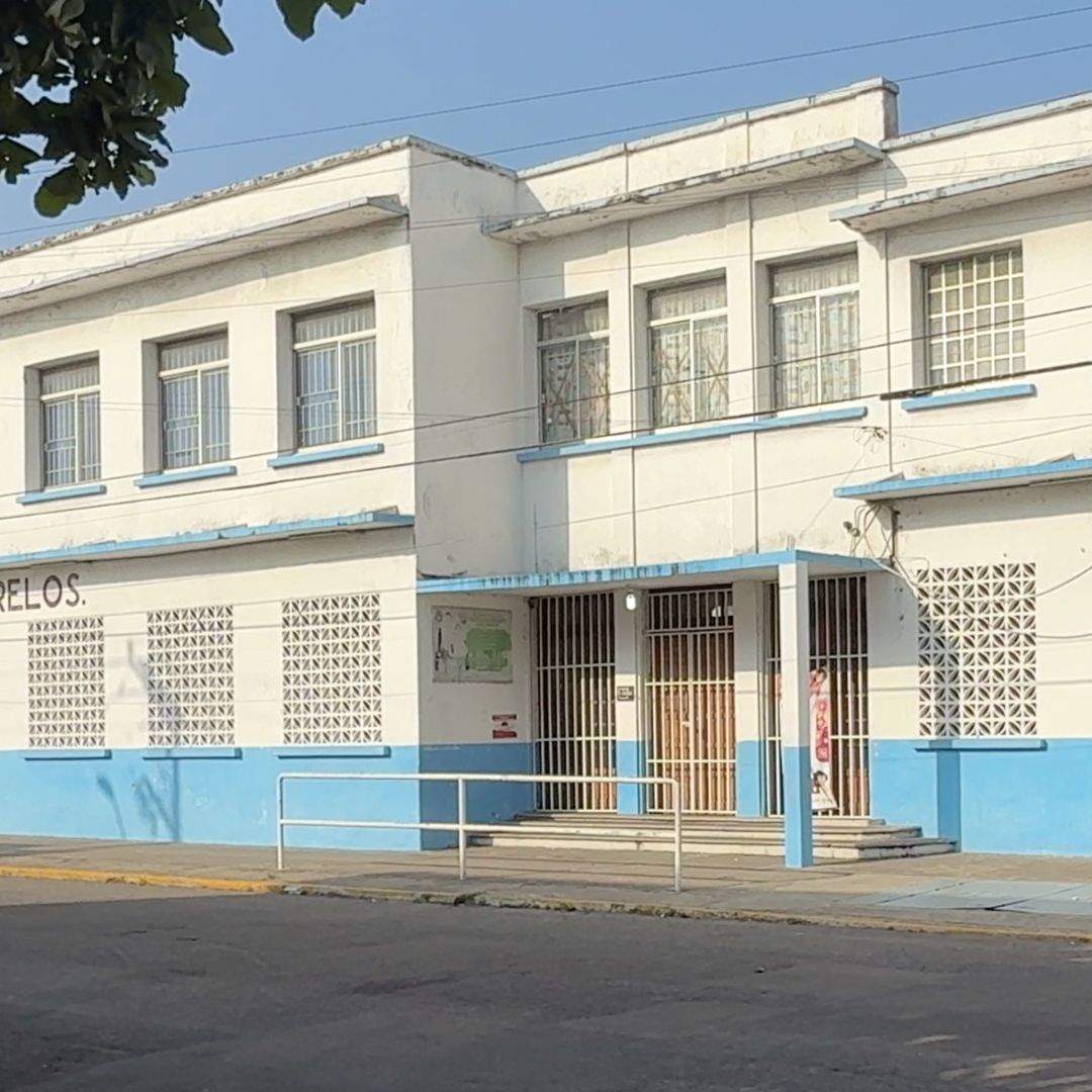 Se generó movilización en una escuela de Veracruz por el hallazgo de una osamenta. Foto: N+