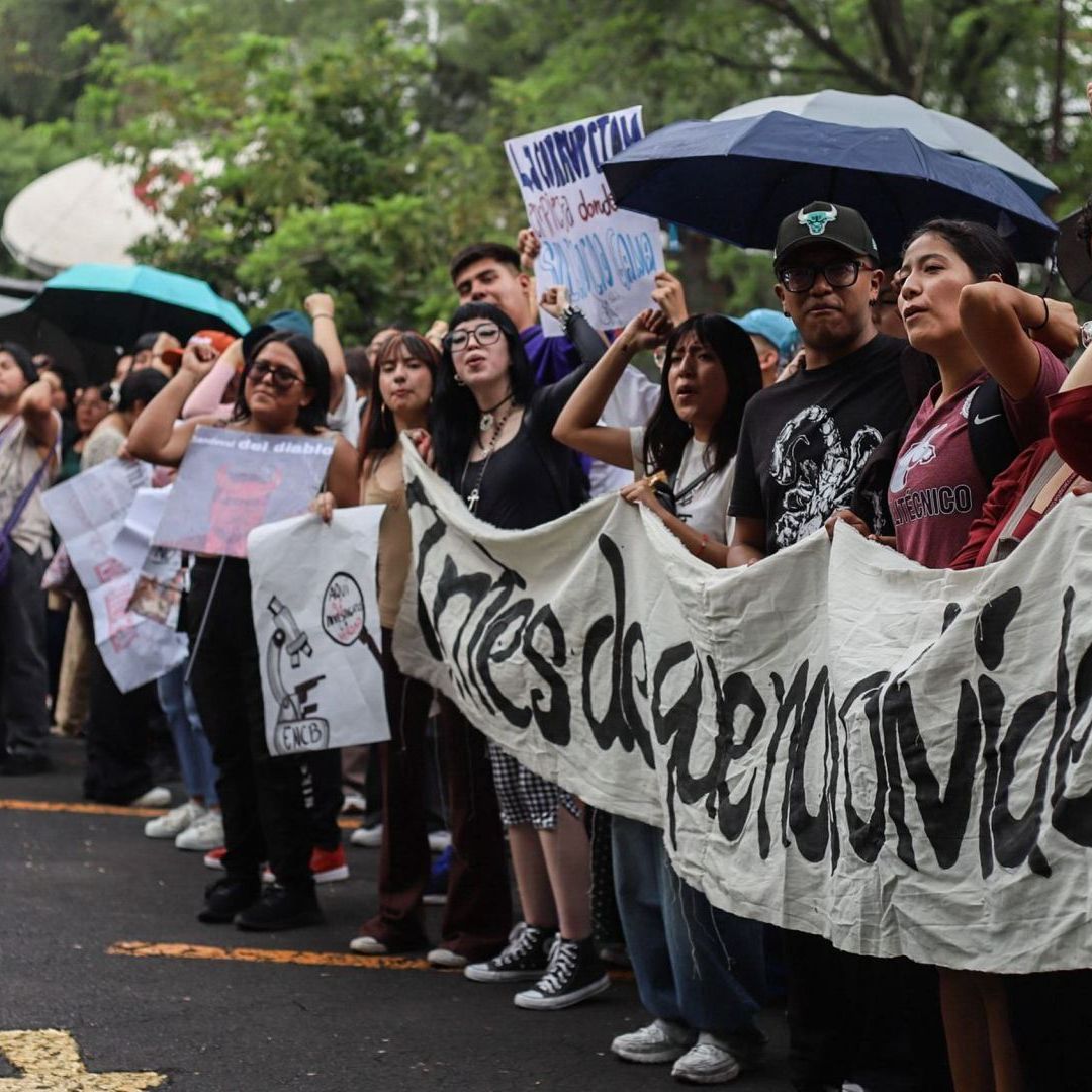Estudiantes del IPN realizaron una mega protesta en CDMX.