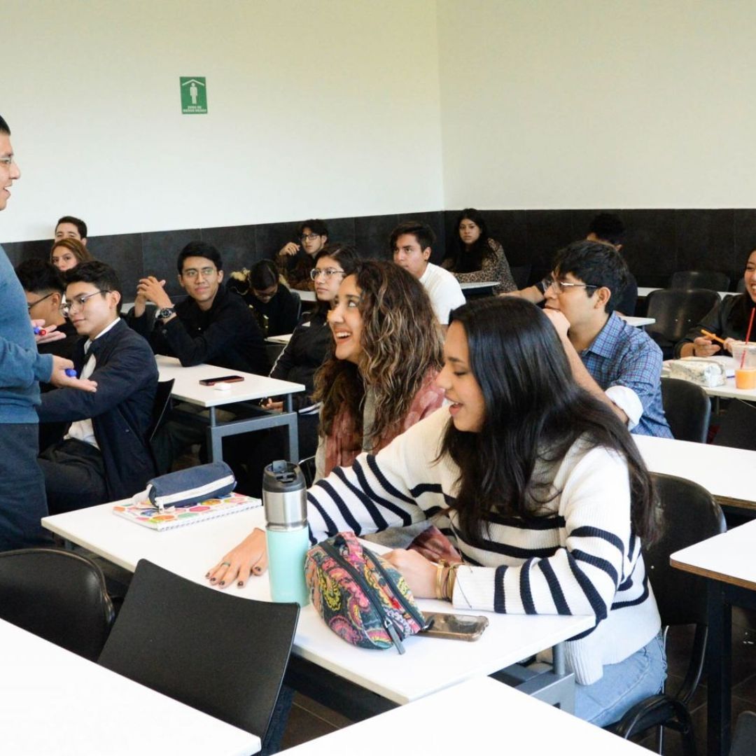 Estudiantes universitarios.