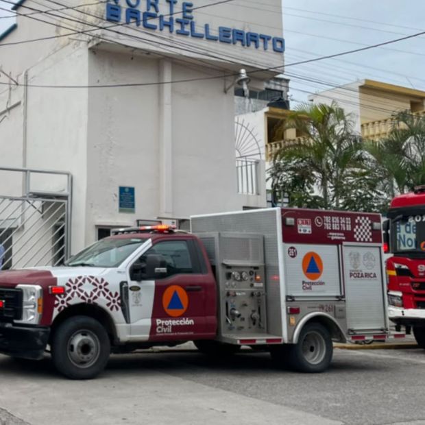 Una explosión en un laboratorio de bachillerato en Poza Rica dejó seis estudiantes heridos