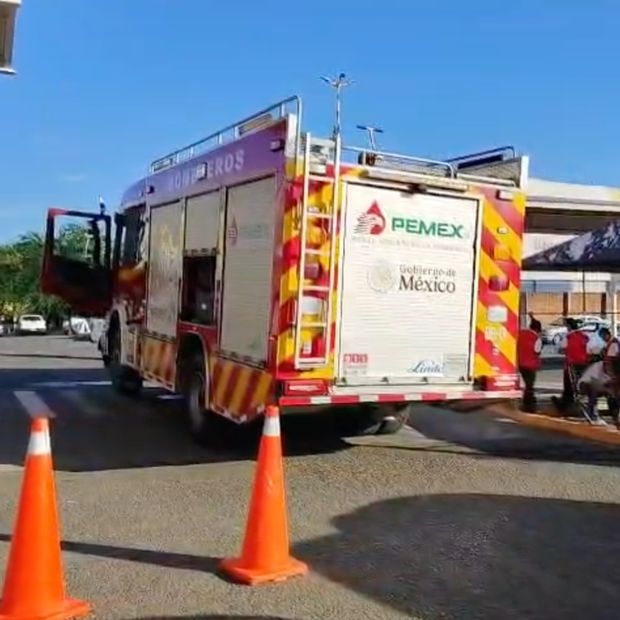 Evacúan Plaza Comercial de Tuxpan, Veracruz, por Conato de Incendio