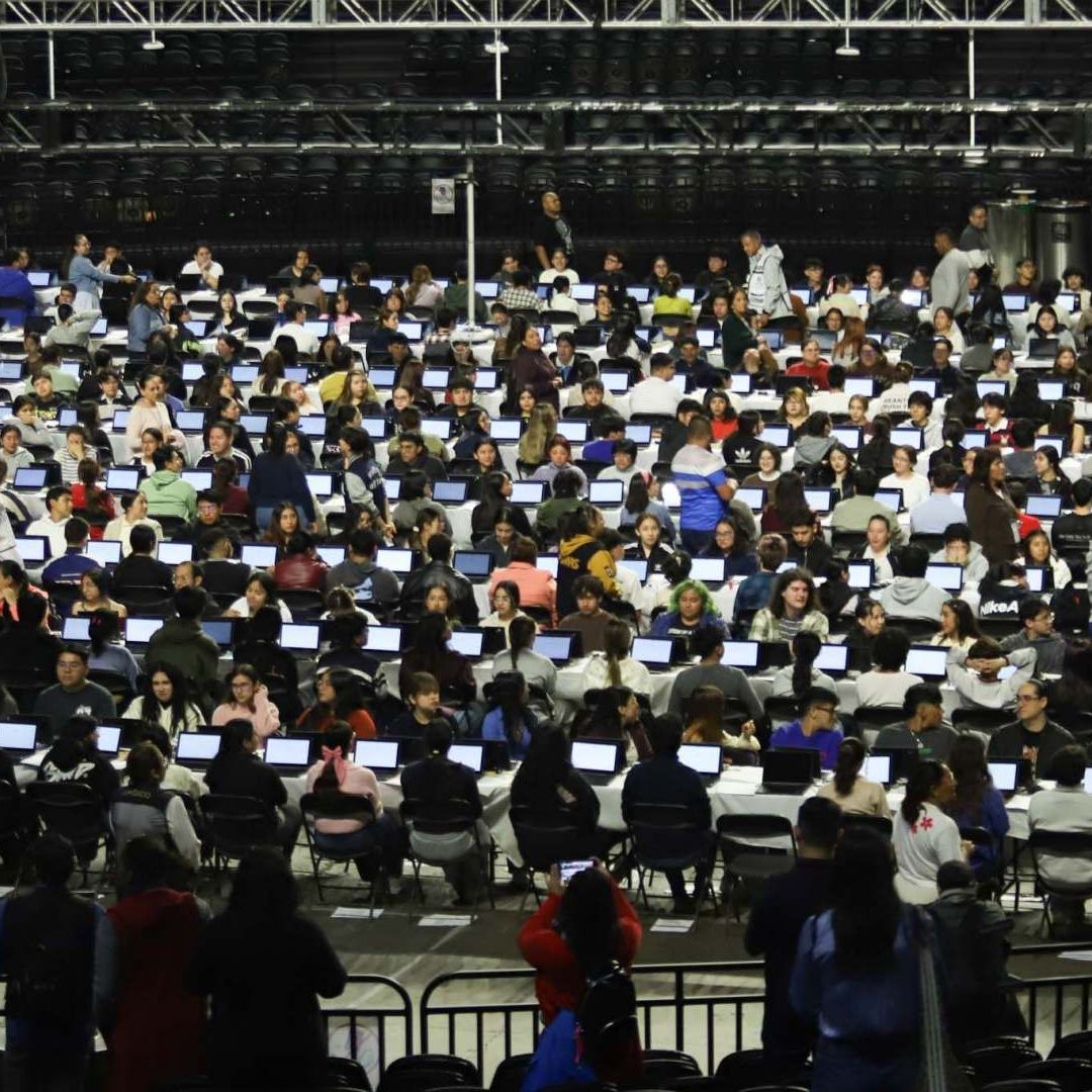 Aplicación del examen de control de la UNAM en el Palacio de los Deportes. Foto: Cuartoscuro
