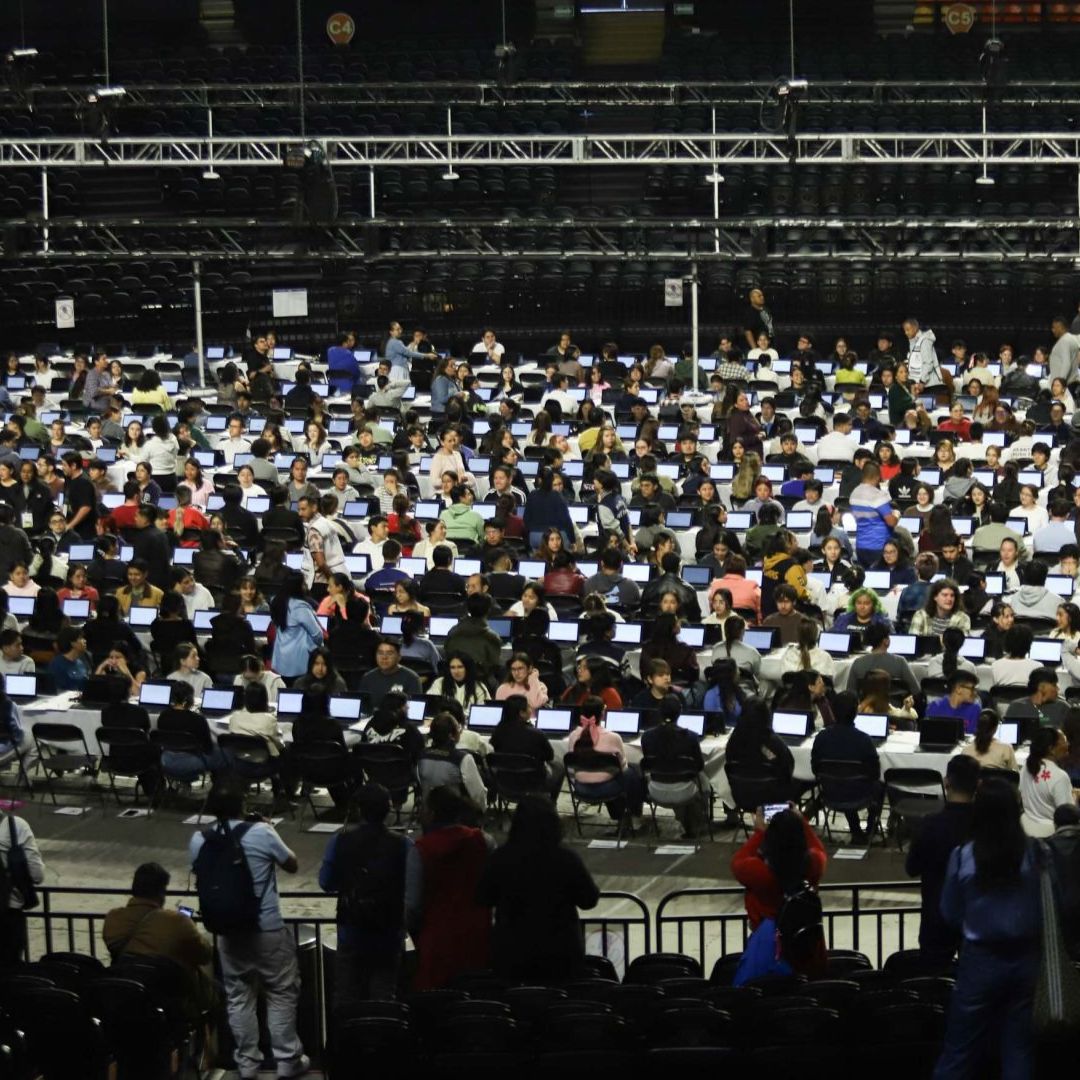 Aplicación del examen de control presencial de la UNAM en la CDMX
