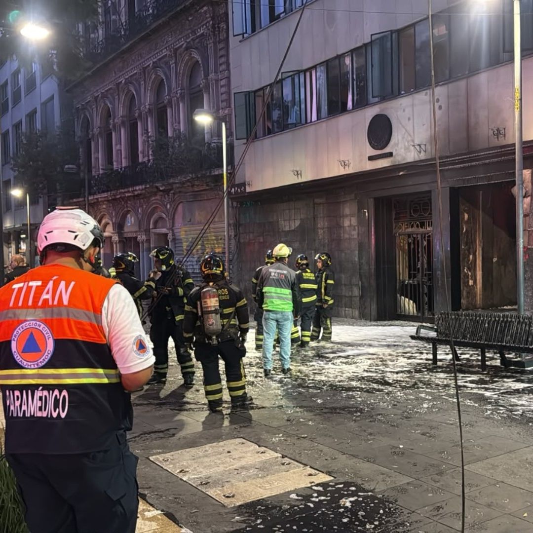 Explosión en edificio de la Avenida Juárez.