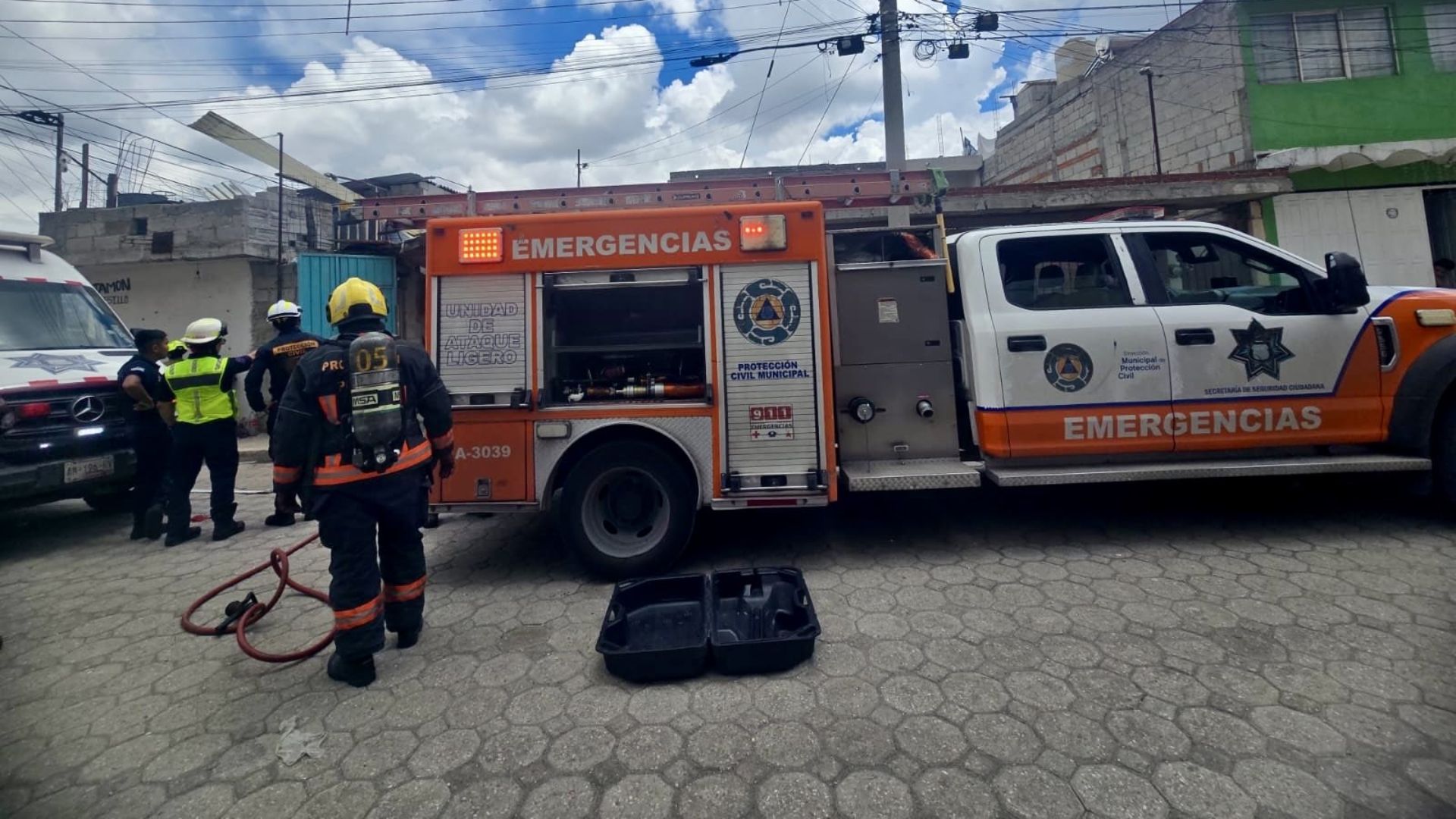 Explosión Gas Vivienda Dos Lesionados Colonia Bosques de Santa Anita Puebla
