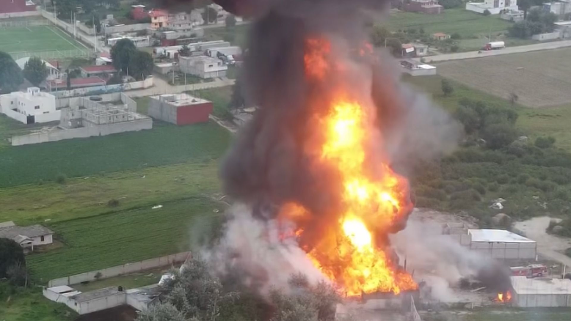 Explosión de autotanques de gas LP en Tepeaca, Puebla.