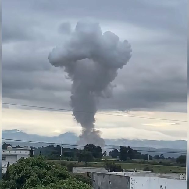 Explosión de polvorín en taller clandestino deja un muerto en Tlaxcala.