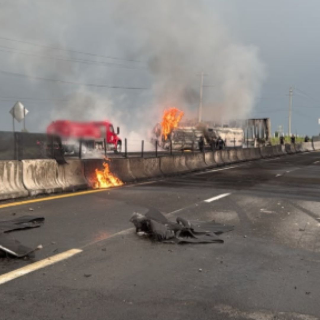 La cámara de monitoreo captó el momento justo del accidente.