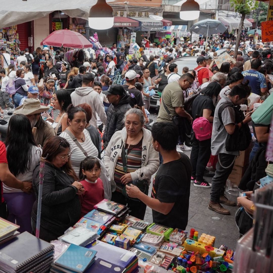 Familias en Mesones Enfrentan Dilema de Surtir Lista con Útiles Escolares Baratos o de Marcas Reconocidas