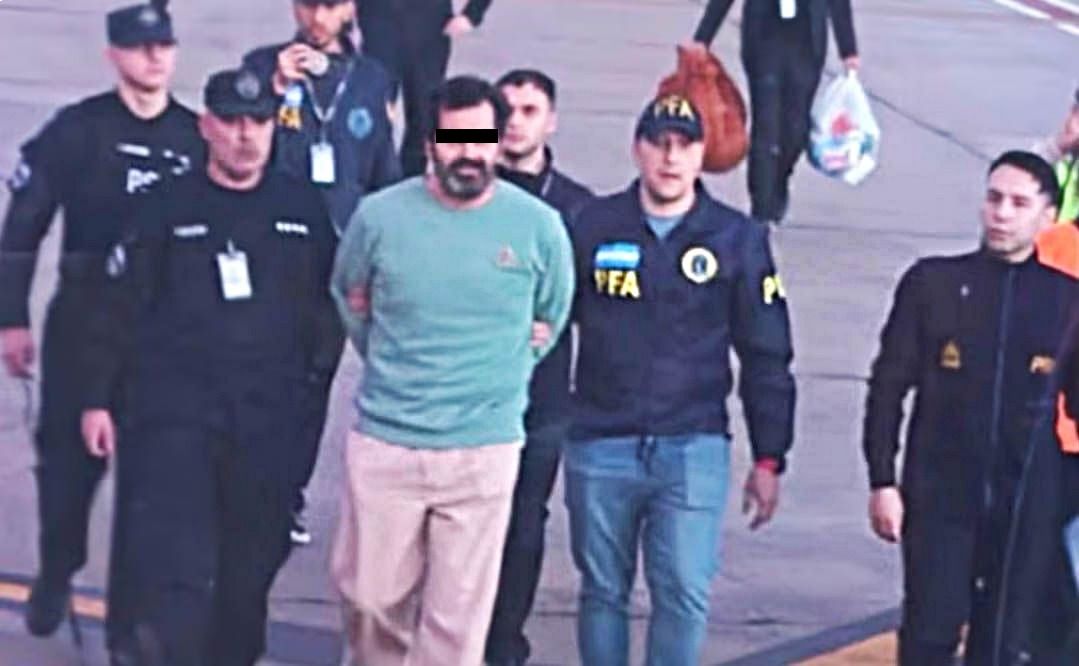 Fernando Farías, excontralmirante de la Marina,