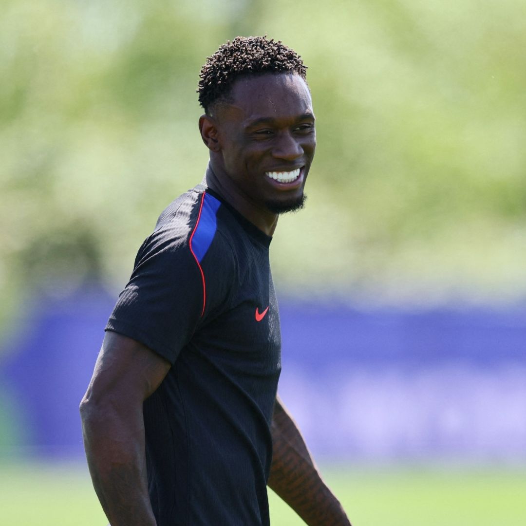¿Quién Es Folarin Balogun y Por Qué la FIFA le Quitó la Tarjeta Roja?