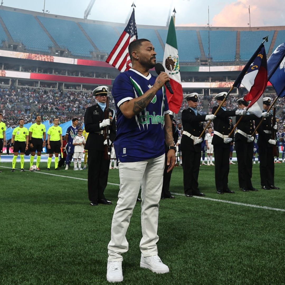 Frankie J se suma a la lista de cantantes que se han equivocado con el Himno Nacional Mexicano.