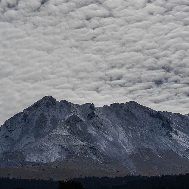Capa de nieve en el Volcán Xinántecatl en enero de 2026. Foto: Cuartoscuro | Archivo
