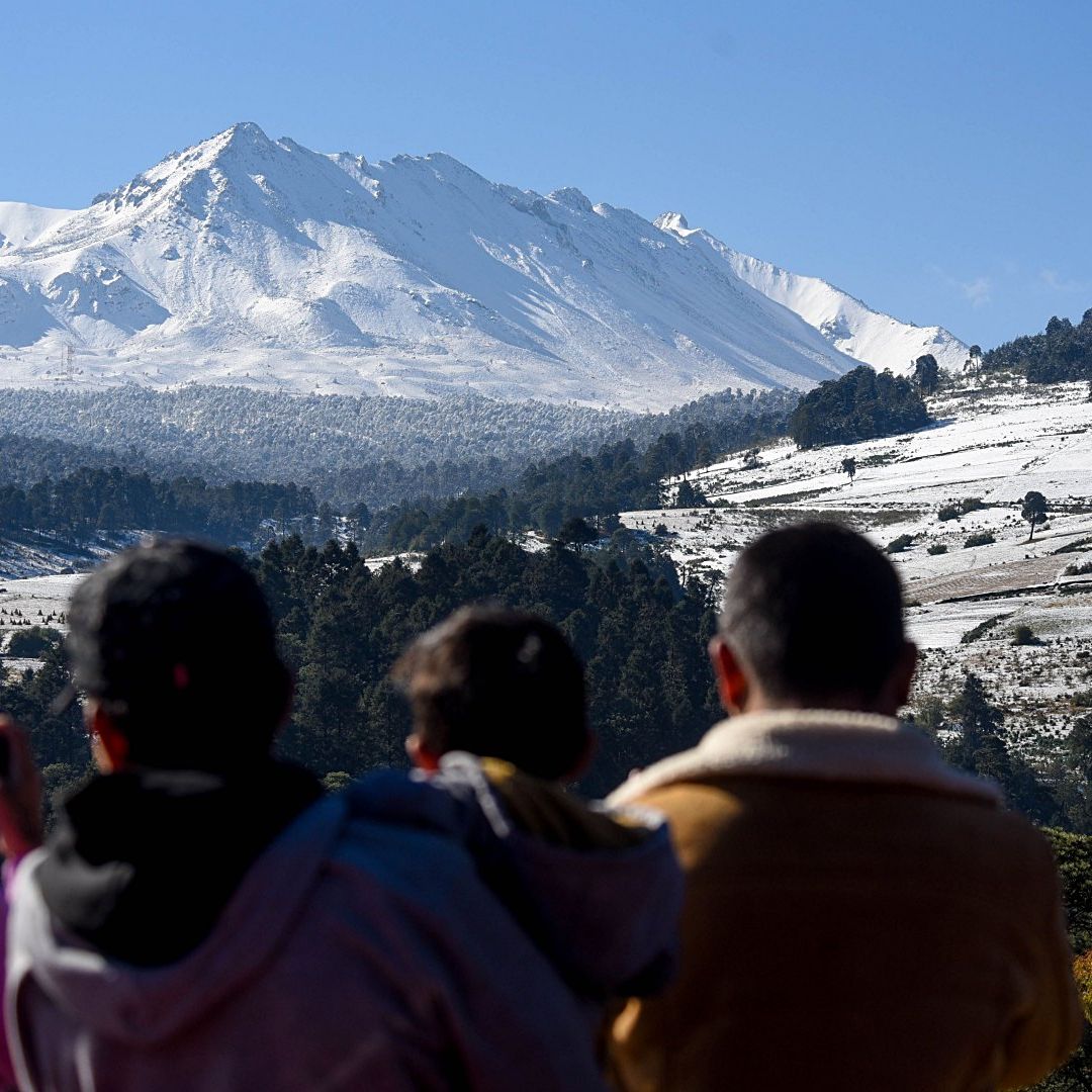 Nieve cubre el Volcán Xinantécatl en marzo 2026. Foto: Cuartoscuro | Archivo