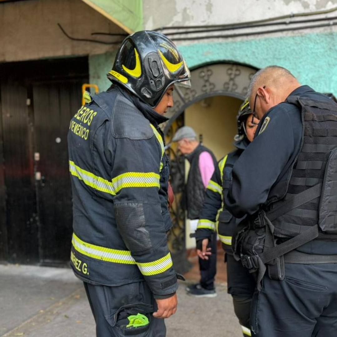 Bomberos atienden fuga de gas en vivienda de la alcaldía Cuauhtémoc