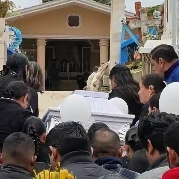 Funeral Último Adiós Dariana Valencia Soriano Adolescente Víctima Feminicidio Teziutlán Puebla