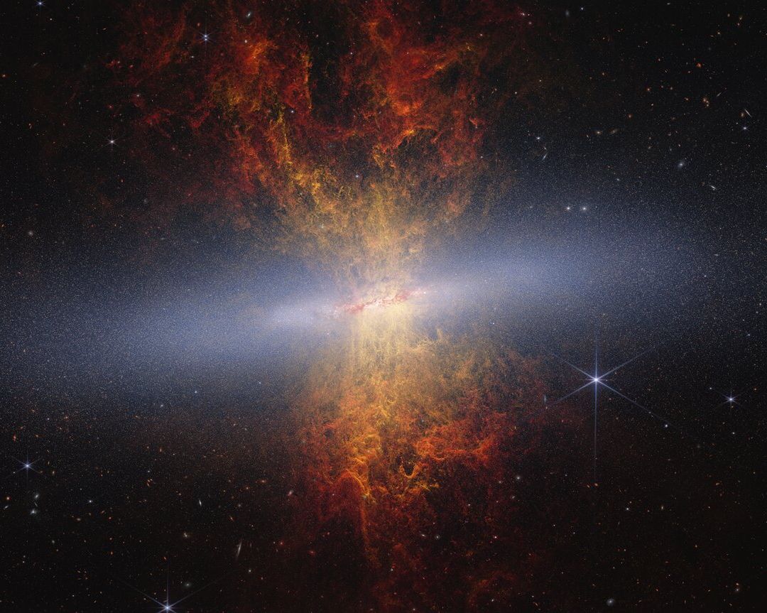 Galaxia del cigarro captada por el telescopio James Webb