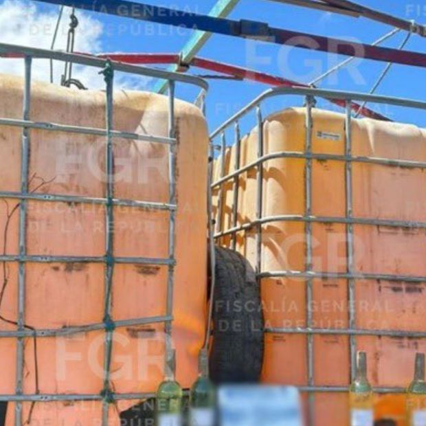 Recuperan combustible almacenado en inmueble de Chignahuapan, Puebla.