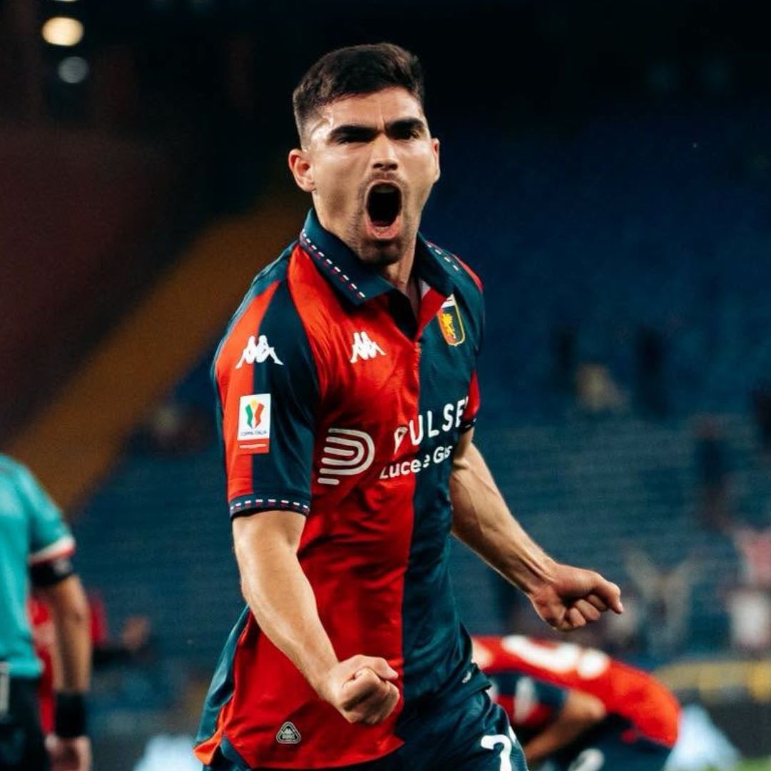 Johan Vásquez fue titular con el Genoa y jugó los 90 minutos ante el FC Sudtirol.