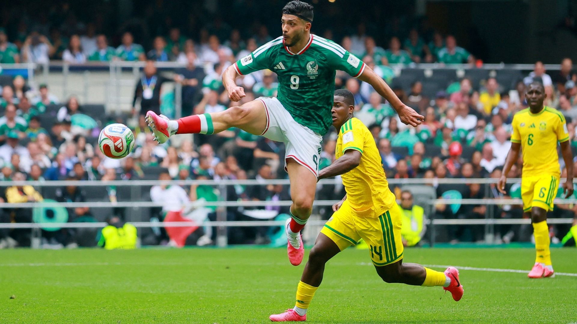 Raúl Jiménez es un referente de la Selección Mexicana.