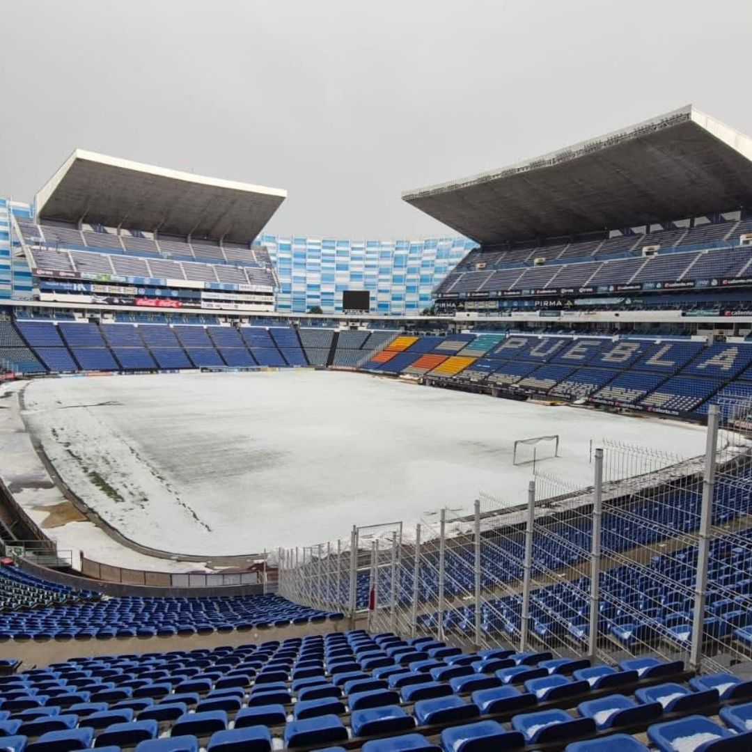 Caída de Granizo en Estadio Cuauhtémoc de Futbol en Colonia Maravillas Puebla